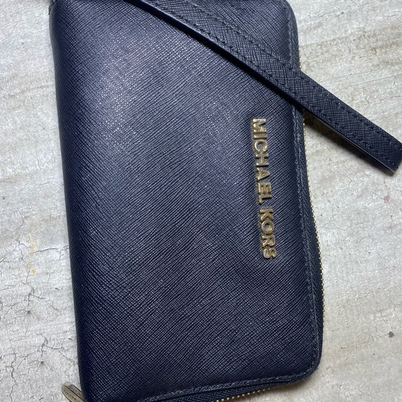 Michael Kors Wallet - Picture 2 of 6